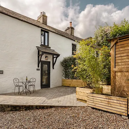 Coronation Cottages, Modernised 200-year-old District Getaway For Two *