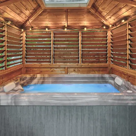 Coronation Cottages, Modernised 200-year-old District Getaway For Two *