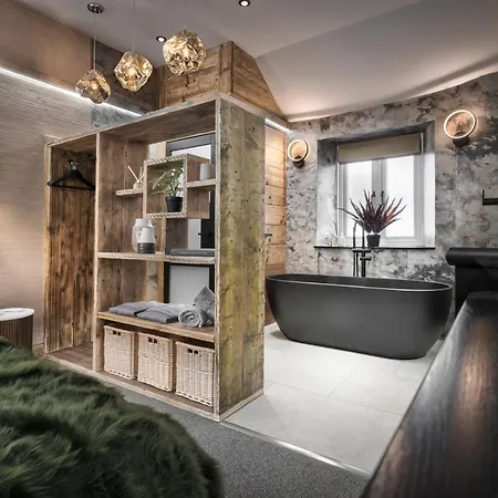 Coronation Cottages, Modernised 200-year-old District Getaway For Two - Ridgestone Lindale