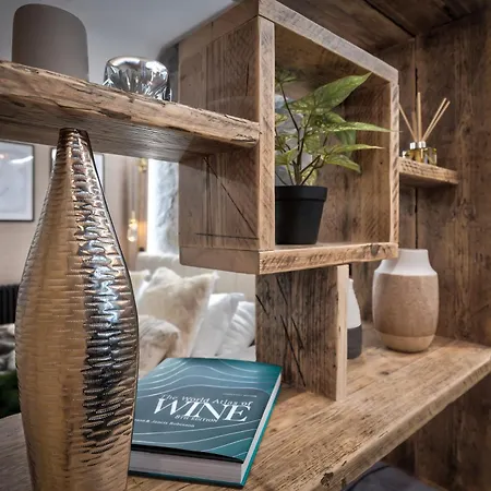 Prázdninový dům Coronation Cottages, Modernised 200-year-old District Getaway For Two - Ridgestone *