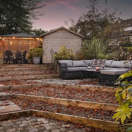 Prázdninový dům Coronation Cottages, Modernised 200-year-old District Getaway For Two - Ridgestone