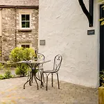 Coronation Cottages, Modernised 200-year-old District Getaway For Two - Ridgestone