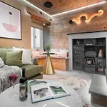 Coronation Cottages, Modernised 200-year-old District Getaway For Two - Ridgestone Tatil Evi *